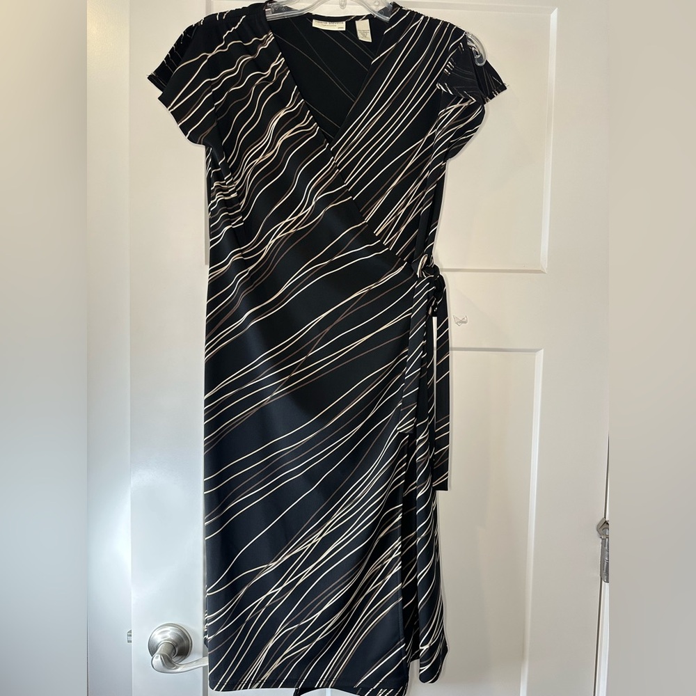 Valerie Stevens Black and Cream Striped Midi Dress‎